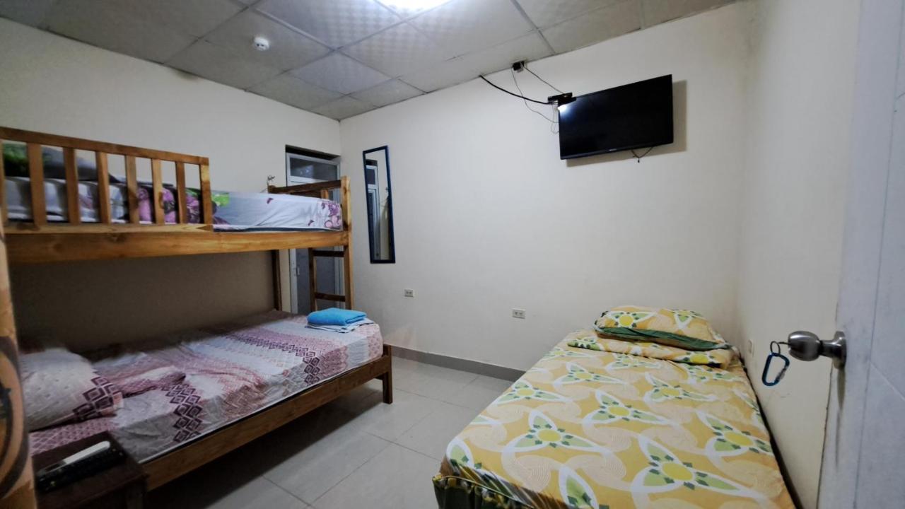 Hostal Brisas Calobrenas Экстерьер фото